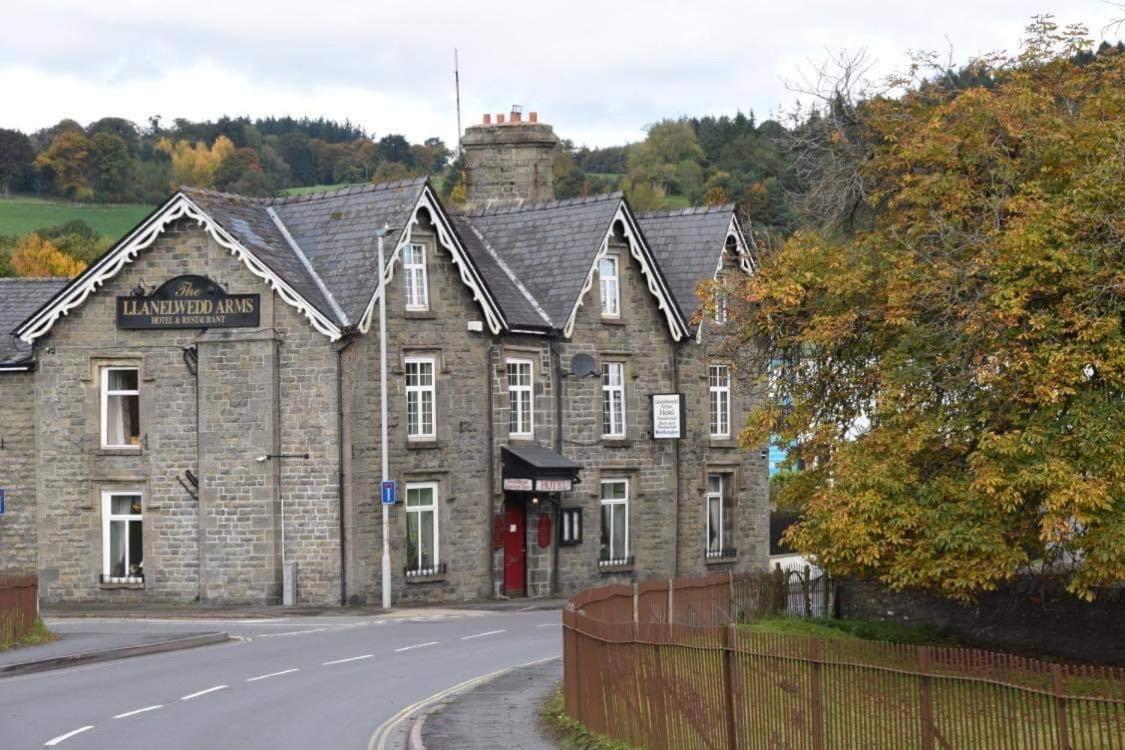 The Llanelwedd Arms Hotel Builth Wells Esterno foto