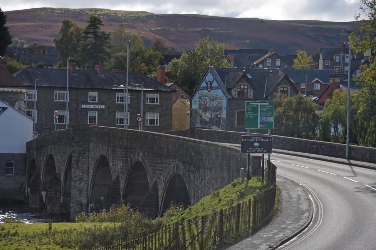 The Llanelwedd Arms Hotel Builth Wells Esterno foto