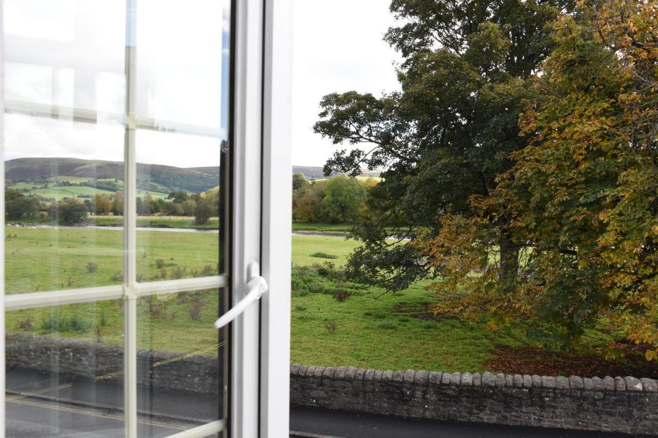The Llanelwedd Arms Hotel Builth Wells Esterno foto