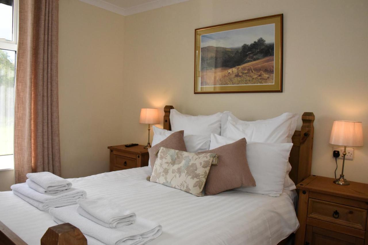The Llanelwedd Arms Hotel Builth Wells Esterno foto