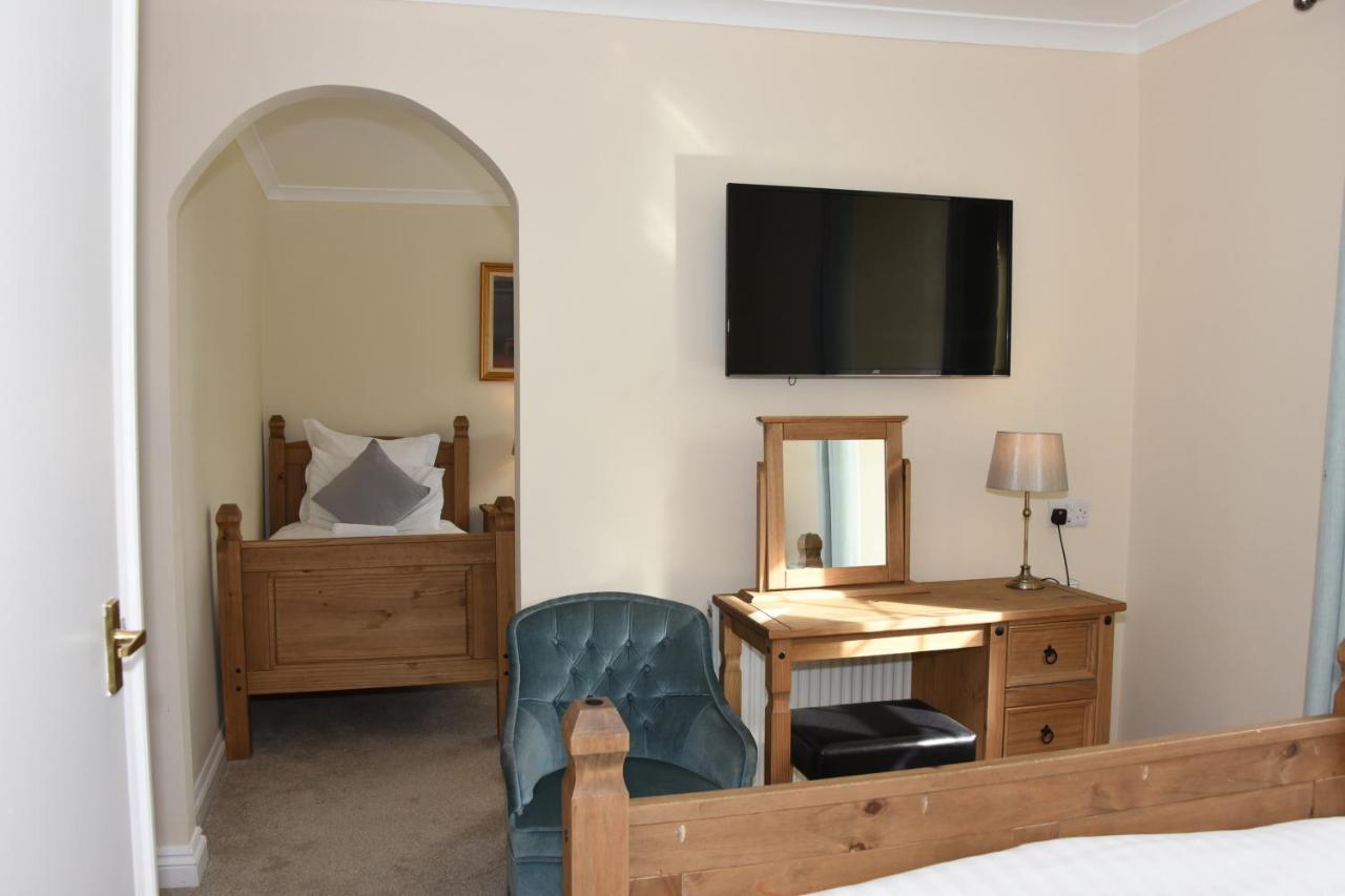 The Llanelwedd Arms Hotel Builth Wells Esterno foto