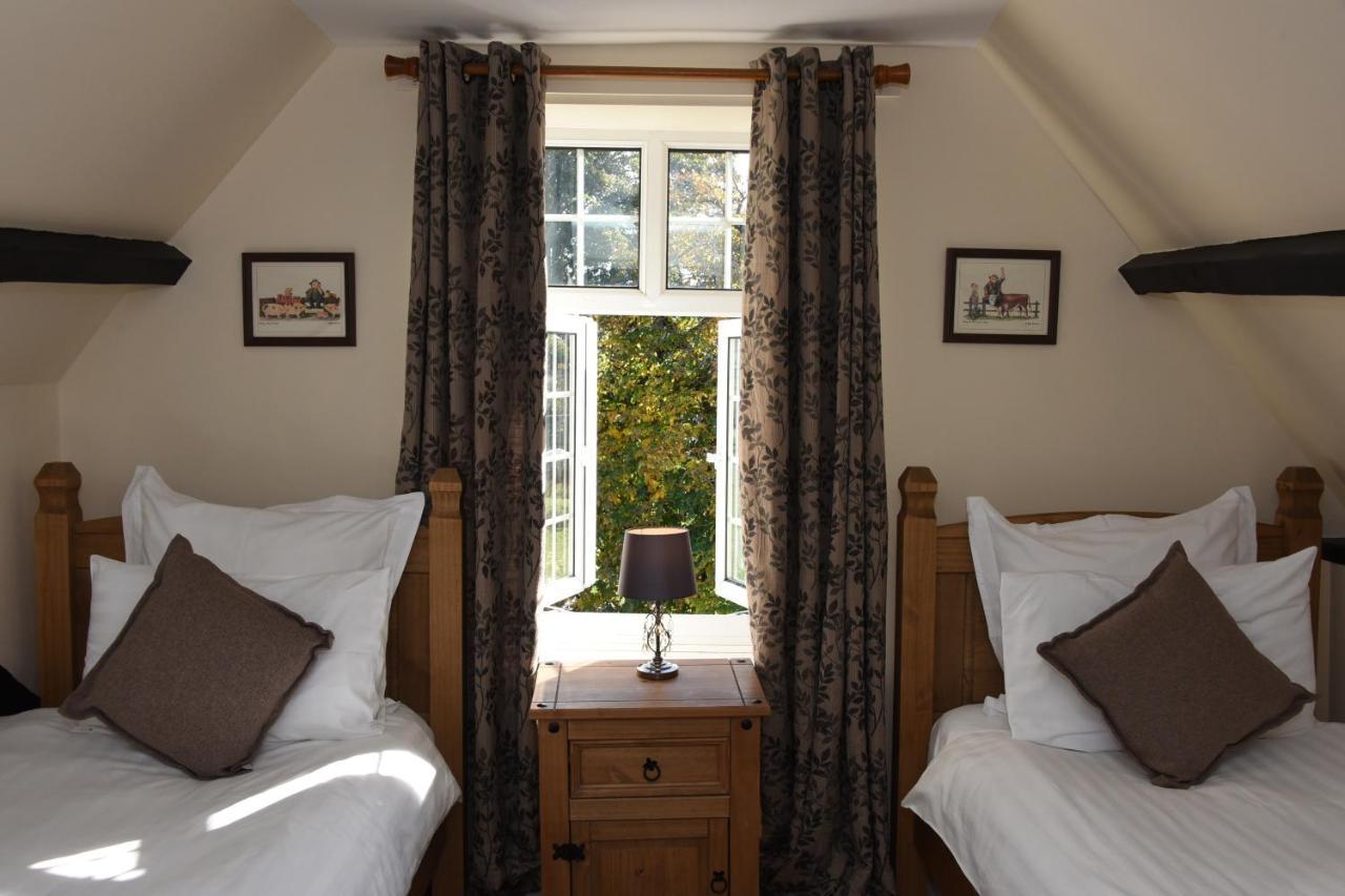 The Llanelwedd Arms Hotel Builth Wells Esterno foto