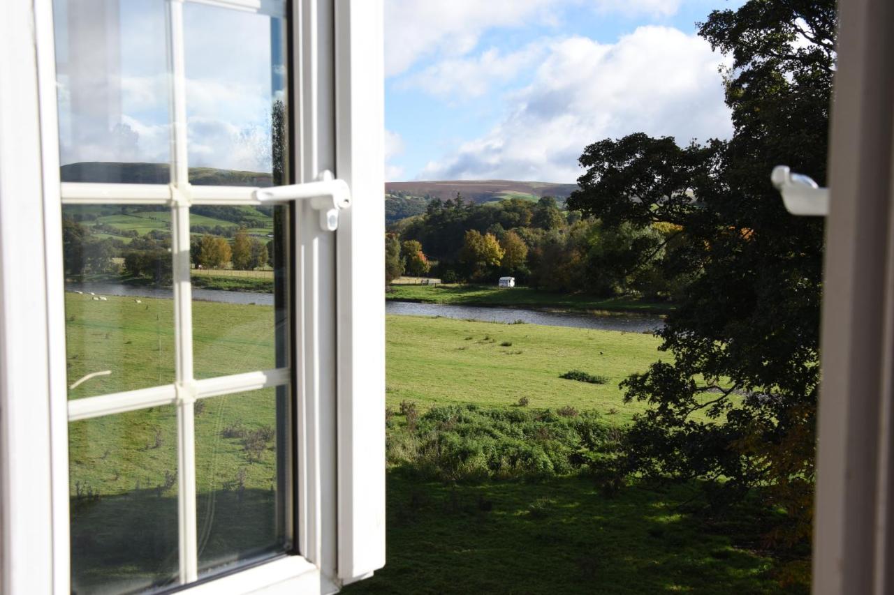 The Llanelwedd Arms Hotel Builth Wells Esterno foto