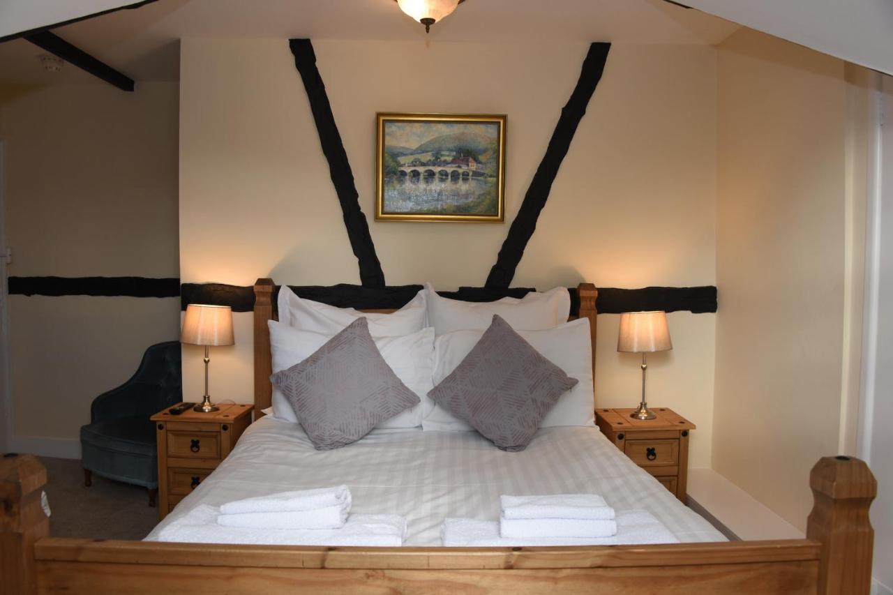 The Llanelwedd Arms Hotel Builth Wells Esterno foto