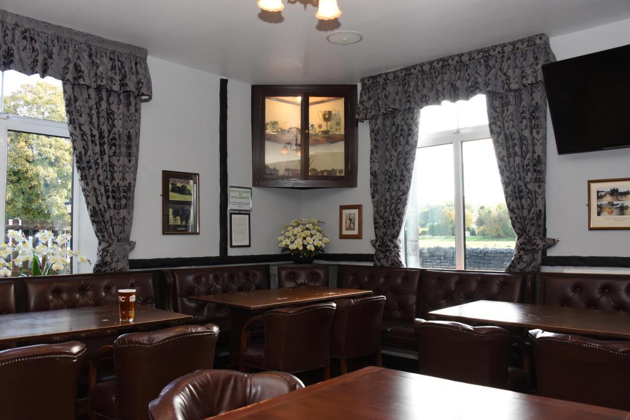 The Llanelwedd Arms Hotel Builth Wells Esterno foto