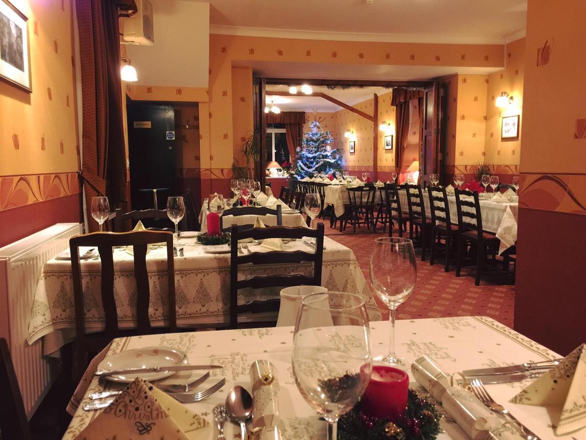 The Llanelwedd Arms Hotel Builth Wells Esterno foto