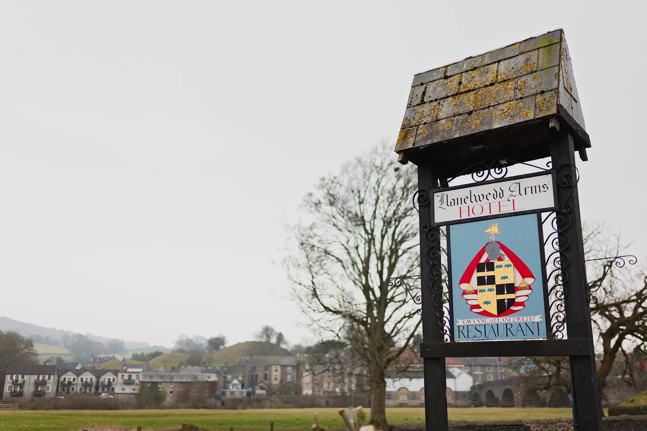 The Llanelwedd Arms Hotel Builth Wells Esterno foto